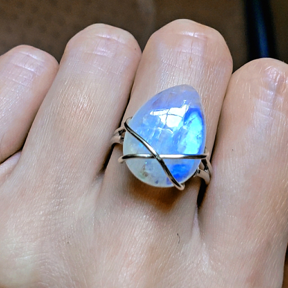 💎🌙 Icy Flash Rainbow Moonstone Wire Wrapped Ring